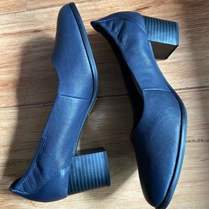 Loken Step Navy Leather Block Heel